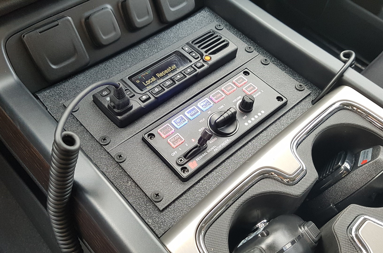 Console installed in vehicle