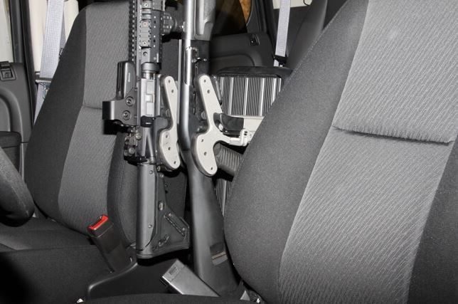 Weapon Mounts in police vehicle